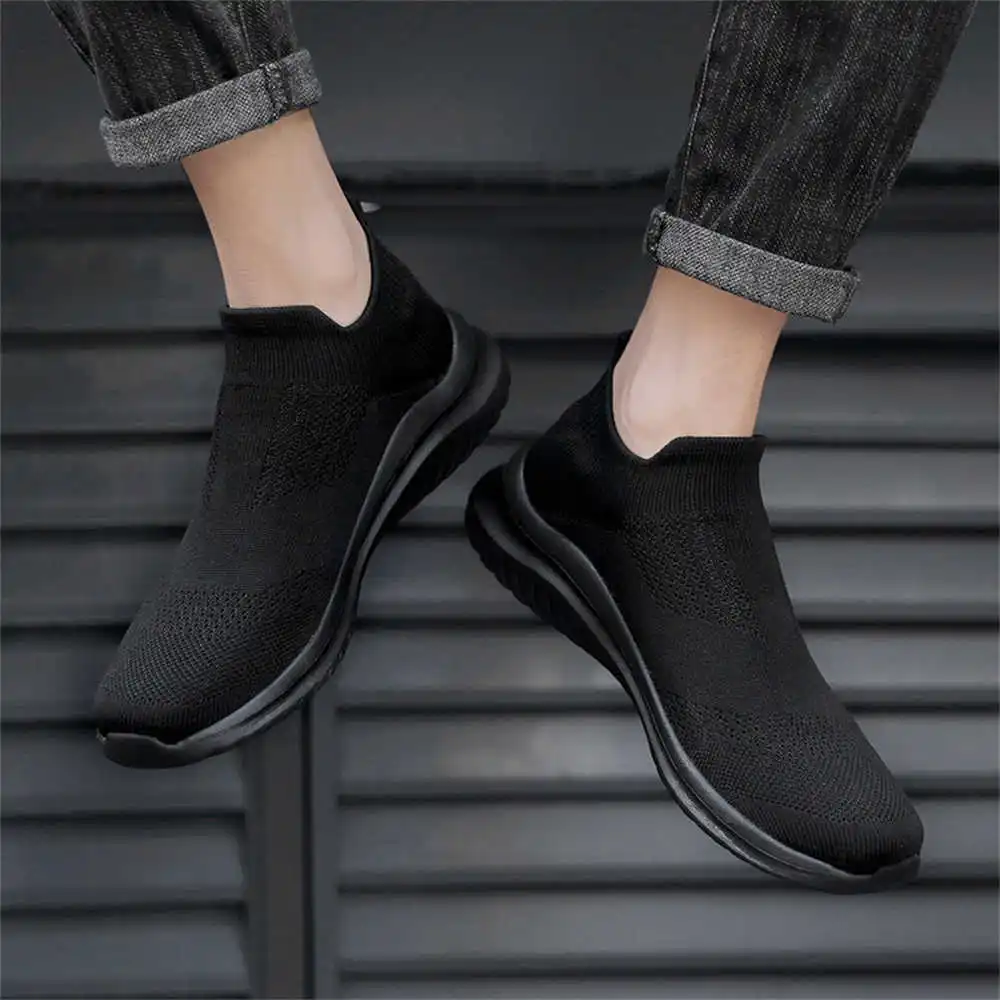 Tech Accessories Key - Sepatu olahraga pria, krem lembut baru