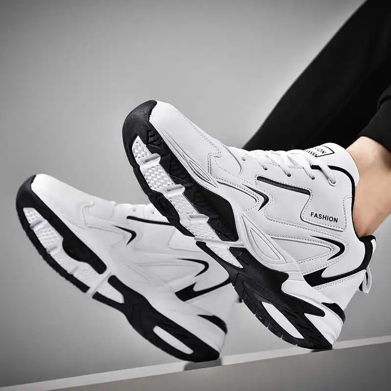 Tech Accessories Business - Sepatu kets olahraga untuk pria, sepatu